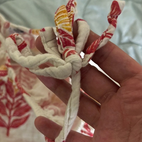 SOLD Old Navy Linen cropped knotted strap sleeveless top - Picture 3 of 3